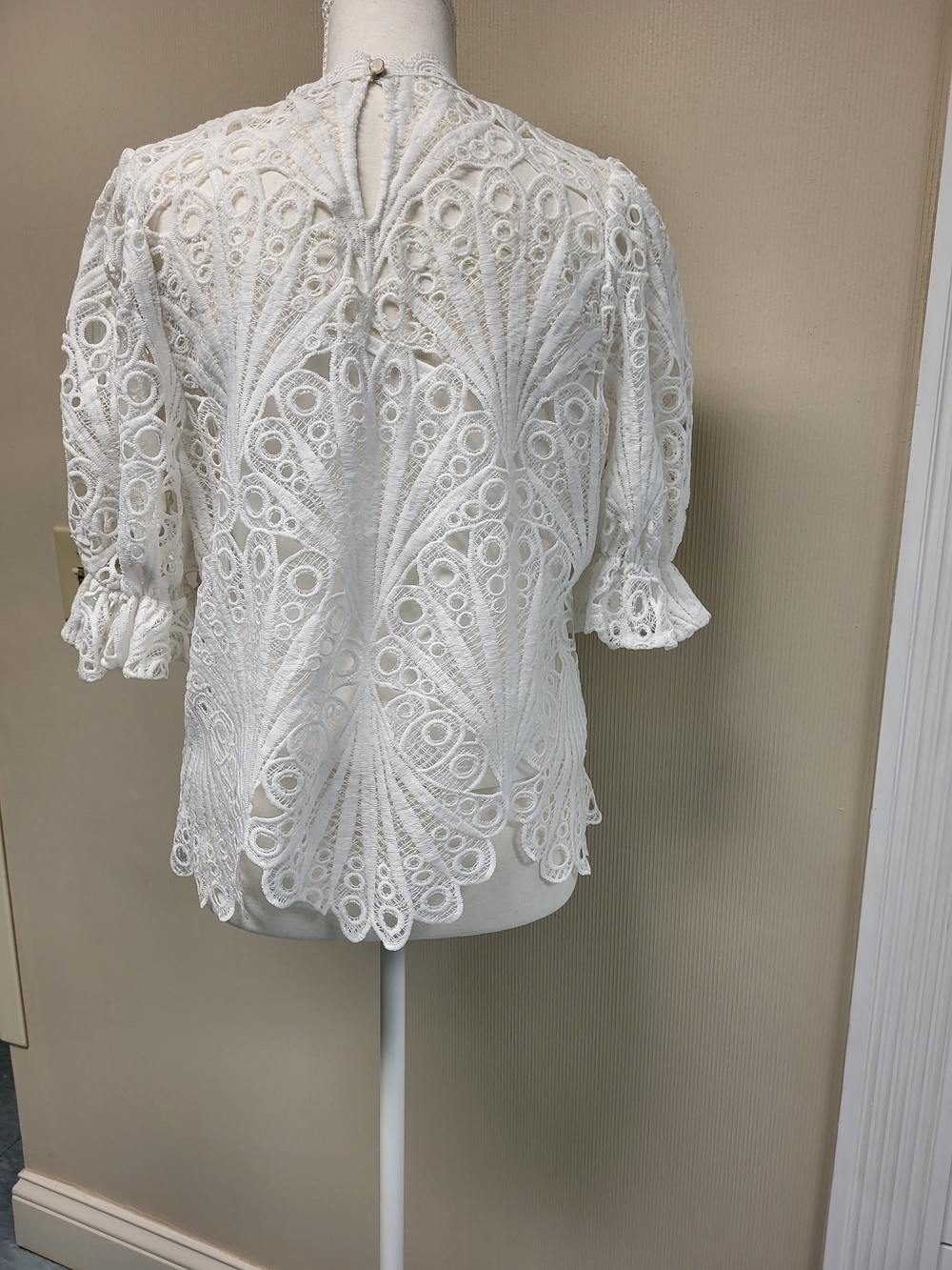 Flying Tomato White Crochet Lace Eyelet Puff-Sleeve Blouse Sz. S - Picture 8 of 13